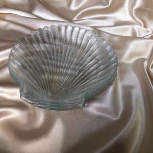 Glass seashell plates (set of 3)